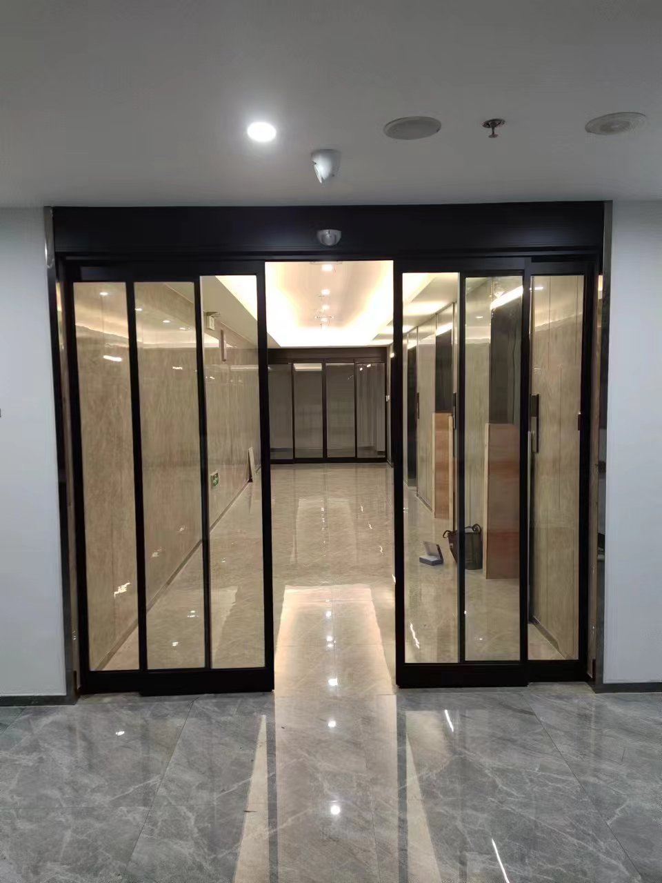 贾汪区玻璃伸缩门